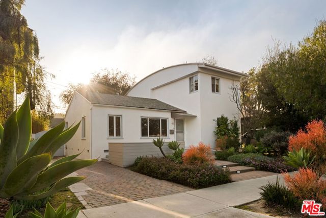 2913 Dell Avenue, Venice CA: https://media.crmls.org/mediaz/ea220f46-248a-4926-bedc-21cf8760e888.jpg