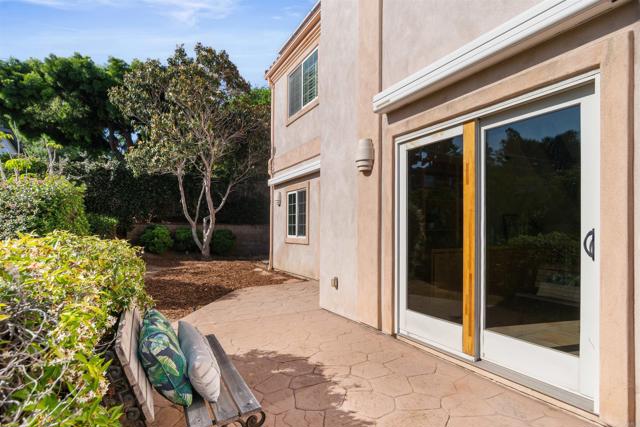 2320 Ivy Road, Oceanside CA: https://media.crmls.org/mediaz/ea222488-70eb-47f5-8030-704e4b511f32.jpg