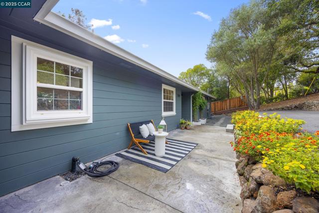 110 Twin Peaks Drive, Walnut Creek CA: https://media.crmls.org/mediaz/ea2229d8-53ce-4a3b-8a15-6b098bb5ac00.jpg