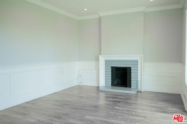 22224 Cass Avenue, Woodland Hills CA: https://media.crmls.org/mediaz/ea22c3c1-a3ef-40b2-b4d8-7c85614c3b80.jpg