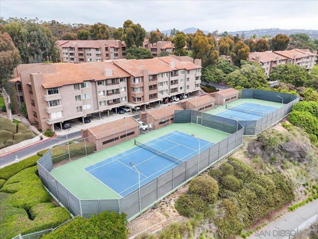 10250 Caminito Cuervo, San Diego CA: https://media.crmls.org/mediaz/ea22cb55-85cf-490a-b538-d5ad63f9d83c.jpg