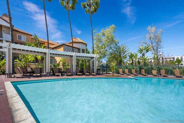 2150 Camino De La Reina, San Diego CA: https://media.crmls.org/mediaz/ea23b15c-74e0-4e29-a63a-0b9505d5846c.jpg