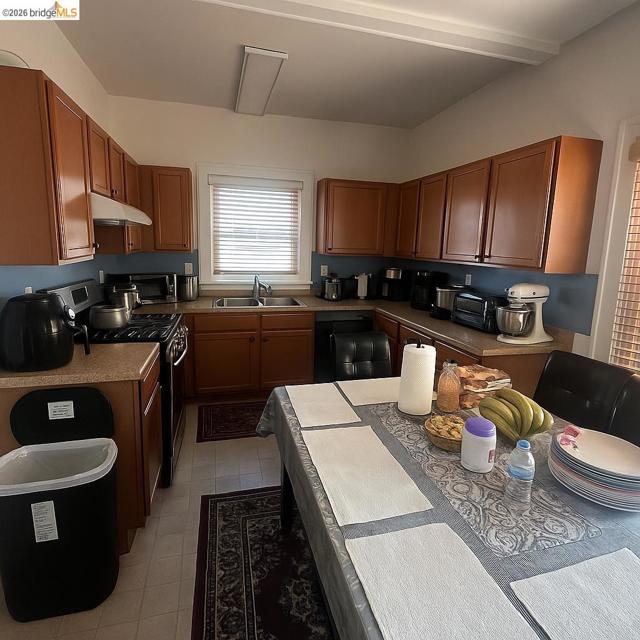 Image 17 of 40 For 1075 47th St