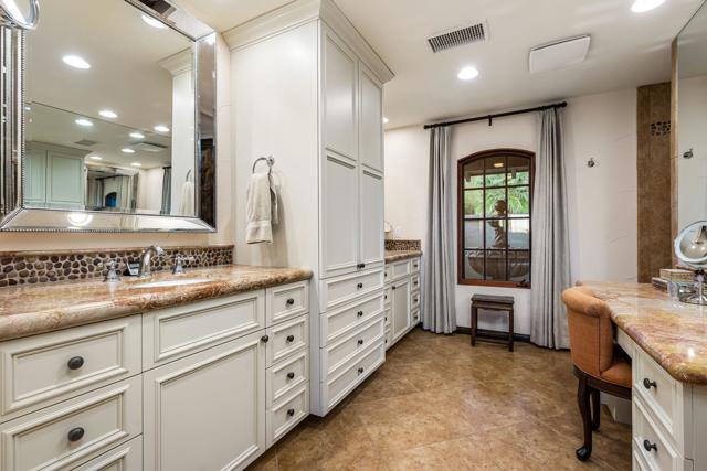 Image 26 of 75 For 40320 Via Entrada