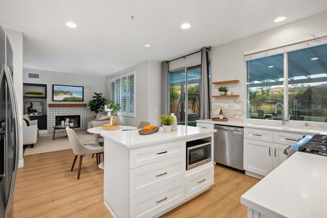 3071 Sprucewood Ln, Escondido CA: https://media.crmls.org/mediaz/ea23c5f0-df2c-4e02-b1fe-2b6a1019c0f4.jpg
