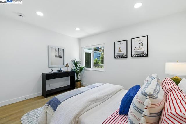 739 Aries Ln, Foster City CA: https://media.crmls.org/mediaz/ea241958-e028-43b5-b920-e26c3974caac.jpg