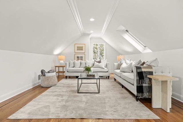 760 Chateau Drive, Hillsborough CA: https://media.crmls.org/mediaz/ea2501aa-bdb9-4e0c-977c-a625326fc6d9.jpg