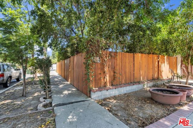 7506 Independence Avenue photo 3