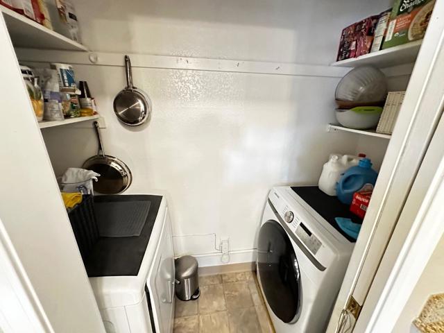 831 El Pinal Lane, Los Banos CA: https://media.crmls.org/mediaz/ea266034-4a46-4720-a7b2-db2b00dcf261.jpg