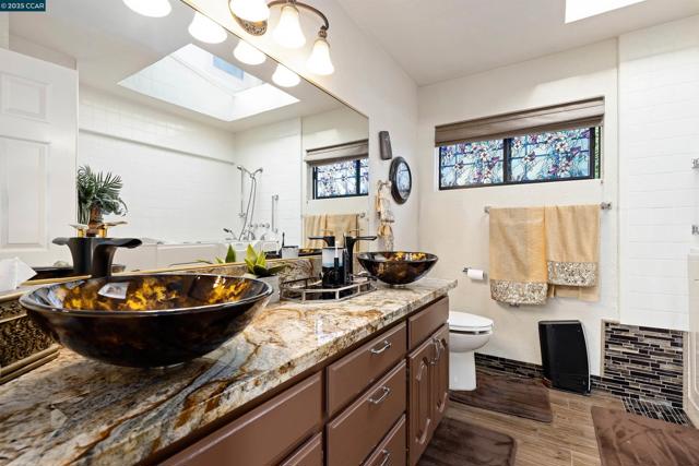 716 Gelston Pl, El Cerrito CA: https://media.crmls.org/mediaz/ea2718e9-d4c3-4128-bcaa-ff3ac1d4a19d.jpg