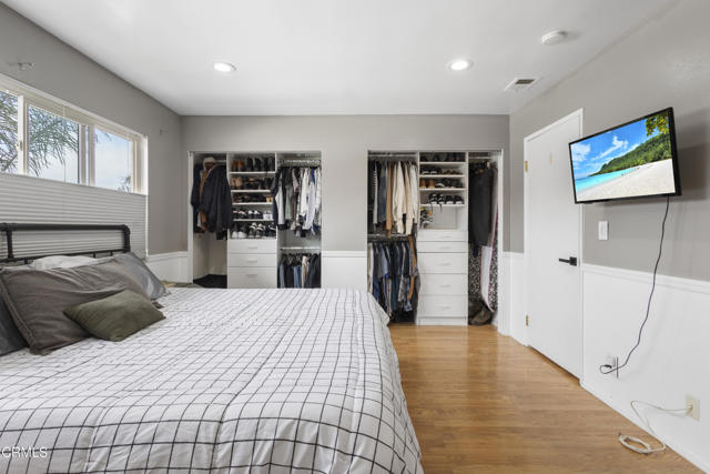 3235 Kelp Lane, Oxnard CA: https://media.crmls.org/mediaz/ea278abd-fdb6-4fa3-ace2-f7c093329343.jpg