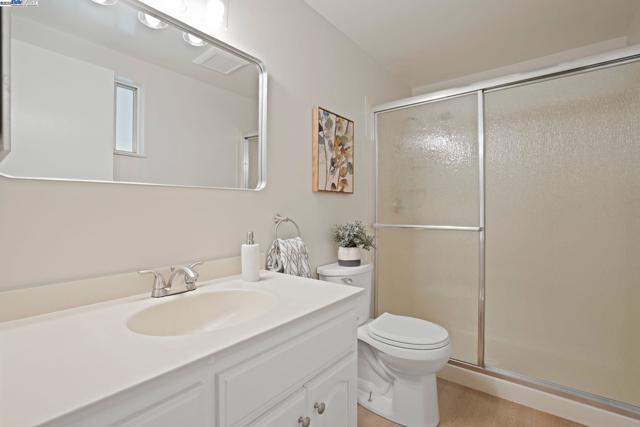 2371 Mallard Dr, Walnut Creek CA: https://media.crmls.org/mediaz/ea27becc-8ef2-47d6-8205-e26053a185f0.jpg