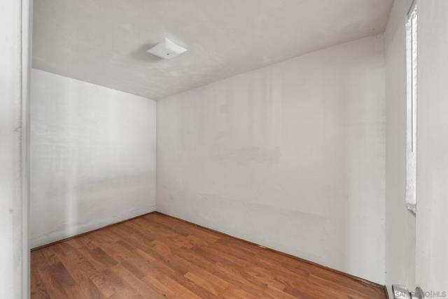 2980 K St, San Diego CA: https://media.crmls.org/mediaz/ea282c81-fe1e-4be4-8e34-8647a3f3021b.jpg