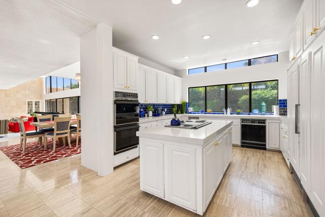 46220 Manitou Drive, Indian Wells CA: https://media.crmls.org/mediaz/ea288769-7b6f-4ad0-ad9a-32c9966375d1.jpg
