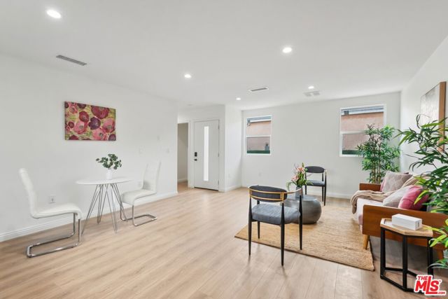 834 E 90th Street, Los Angeles CA: https://media.crmls.org/mediaz/ea28adfd-3ecb-4faa-84ae-7d6f38195339.jpg