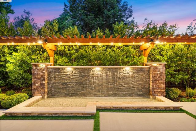 2135 Terra Bella Ct, Livermore CA: https://media.crmls.org/mediaz/ea2a4d9f-915e-4267-aadd-79f53349725c.jpg