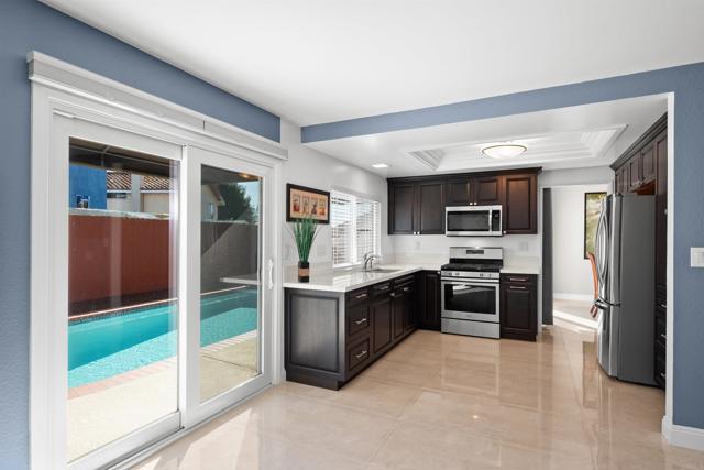 Detail Gallery Image 15 of 48 For 453 Hidden Vista Dr, Chula Vista,  CA 91910 - 4 Beds | 3 Baths