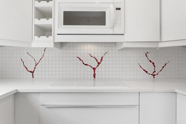 1811 E Grand Avenue, Escondido CA: https://media.crmls.org/mediaz/ea2b6be3-4c45-440d-b76b-4379aa6e7e24.jpg