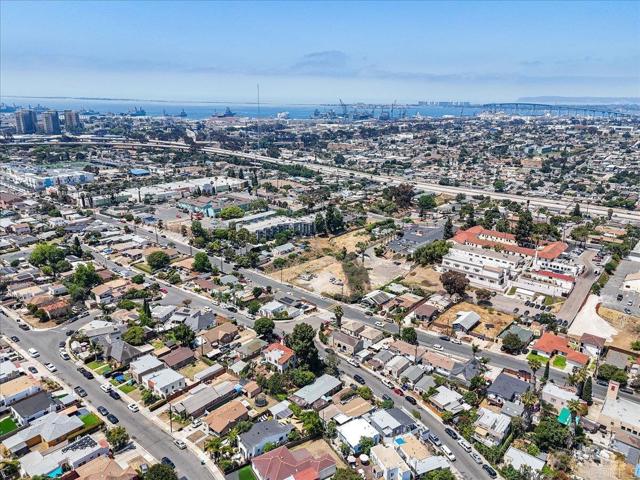 539 45 S 36th Street, San Diego CA: https://media.crmls.org/mediaz/ea2bbc19-5e94-45d9-9e46-77b4ba831855.jpg