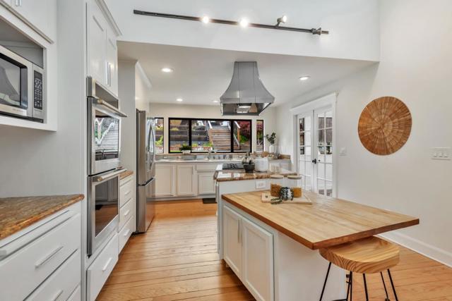 1641 Molitor Road, Belmont CA: https://media.crmls.org/mediaz/ea2c0bb7-2b89-4e85-905e-9778aec21816.jpg