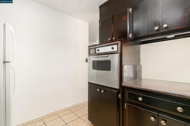 2345 Paloma Ct, Pinole CA: https://media.crmls.org/mediaz/ea2c510f-1e87-4b6c-80b2-3a5525ff1bcb.jpg