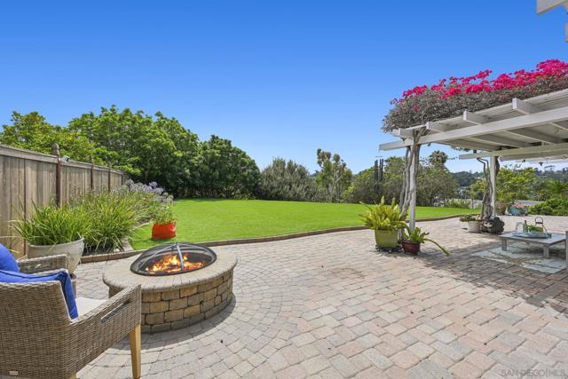 602 HOLLYRIDGE DRIVE, Encinitas CA: https://media.crmls.org/mediaz/ea2d5069-703a-43fe-afb6-21dafd5153dc.jpg