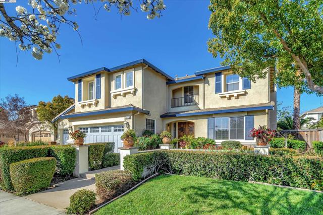 1517 Rampart Way, Brentwood CA: https://media.crmls.org/mediaz/ea2dba38-9eca-447a-b314-47afb16a9877.jpg