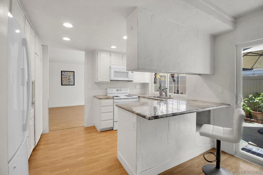 3787 Balboa - photo 19