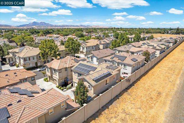 240 Alta St, Brentwood CA: https://media.crmls.org/mediaz/ea2e8f83-4c05-4c5a-9bda-96449e7b7cd1.jpg