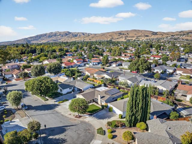 1464 Lucena Court, San Jose CA: https://media.crmls.org/mediaz/ea2e9d0b-3756-4df4-9163-572316589213.jpg
