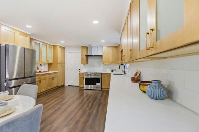 432 8th Avenue, Menlo Park CA: https://media.crmls.org/mediaz/ea2ed1e0-b04b-435b-960f-491e66f655d8.jpg