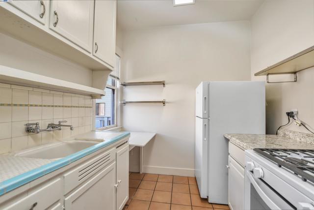 254 Perkins St., Oakland CA: https://media.crmls.org/mediaz/ea2f2272-c507-442d-9faa-c704e228a6eb.jpg