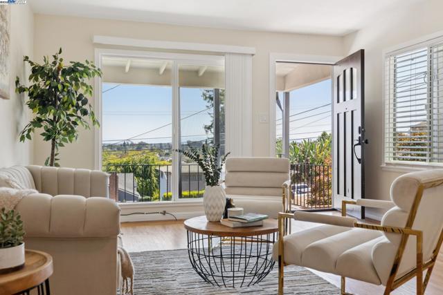 2643 99Th Ave, Oakland CA: https://media.crmls.org/mediaz/ea2f7ba7-ce07-4110-95f8-9b8ee293db75.jpg