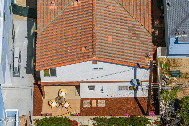 108 Pasadena Avenue, Oxnard CA: https://media.crmls.org/mediaz/ea2fe9f2-fbfe-4327-8d21-991433bcead6.jpg