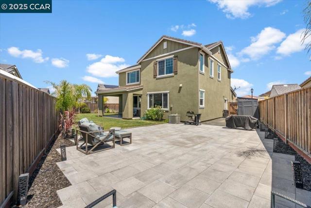 405 Avanti Way, Oakley CA: https://media.crmls.org/mediaz/ea2ffe12-1d1f-44cd-8b46-33a156c178d4.jpg