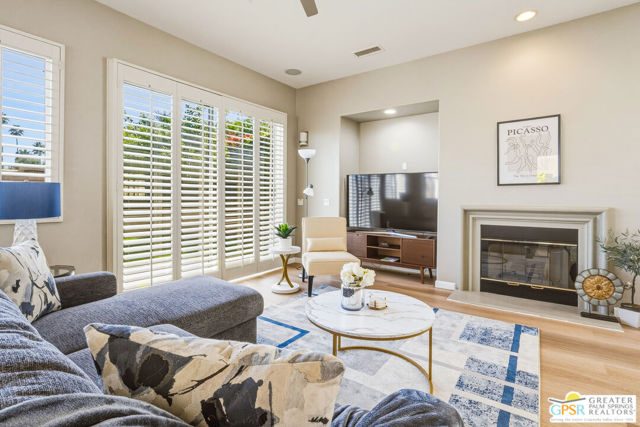 Image 12 of 39 For 2 Brentwood Way