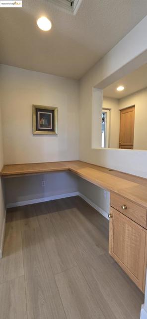 988 Chamomile Ln, Brentwood CA: https://media.crmls.org/mediaz/ea3126fa-e1b0-481d-a533-57639df4bcad.jpg