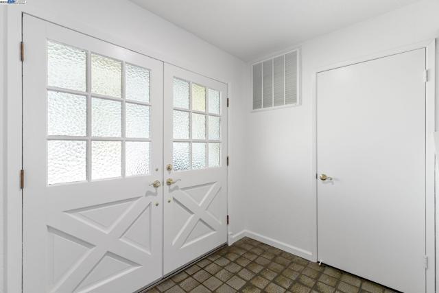 1927 Foxswallow Cir, Pleasanton CA: https://media.crmls.org/mediaz/ea321463-37cb-47af-9939-3ec4b57f3225.jpg