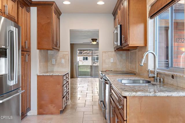 14-web-or-mls-11 - Kitchen