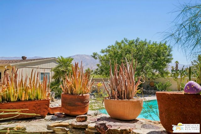22950 Henry Road, Desert Hot Springs CA: https://media.crmls.org/mediaz/ea3262c5-27e2-4f47-a018-4ffd72e4cbae.jpg