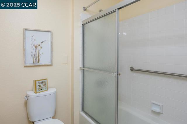 1860 Tice Creek Dr, Walnut Creek CA: https://media.crmls.org/mediaz/ea32a50b-f816-4fbc-aec2-91165cad95b5.jpg