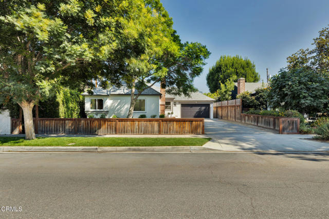 410 W Spazier Avenue, Burbank CA: https://media.crmls.org/mediaz/ea32d569-59bd-4110-aea7-677cfd90e8ce.jpg
