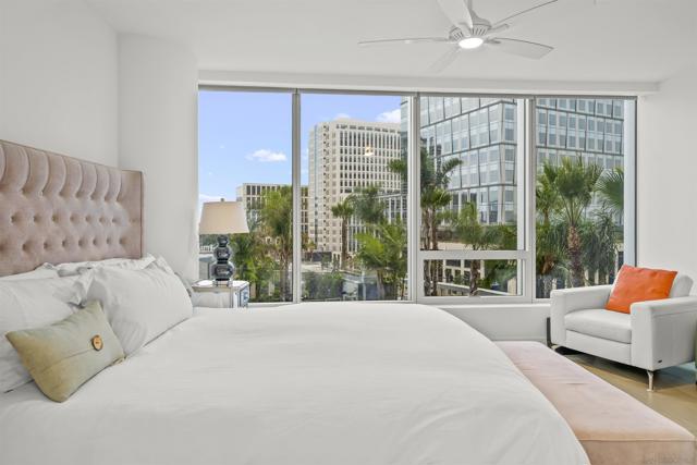 888 W E St, San Diego CA: https://media.crmls.org/mediaz/ea338529-4437-4333-8cbe-26d8079a952b.jpg