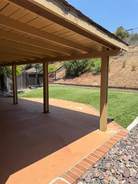 Detail Gallery Image 11 of 12 For 12128 via Antigua, El Cajon,  CA 92019 - 4 Beds | 3 Baths