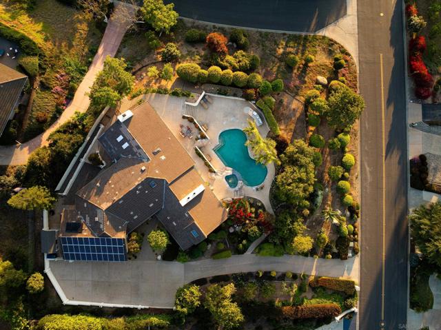 13671 Orchard Gate Rd, Poway CA: https://media.crmls.org/mediaz/ea33aa44-b607-4ecf-bf87-e7705a55162a.jpg