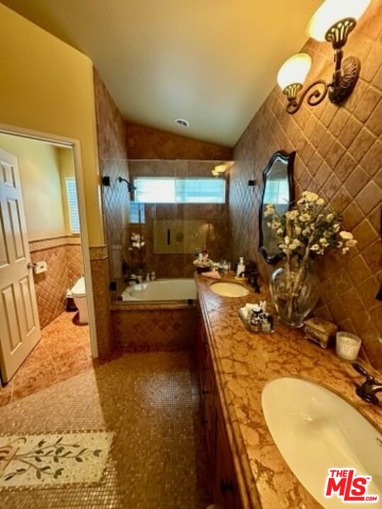 Image 28 of 47 For 471 Lorenzo Drive