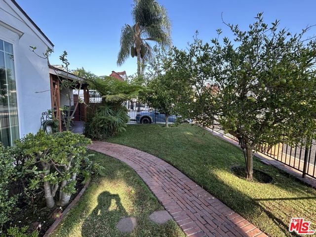 3161 Vera Avenue, Los Angeles CA: https://media.crmls.org/mediaz/ea3532f1-a398-45ce-9b98-35c16793f2a5.jpg
