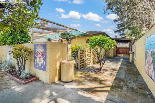 41351 Fremont Blvd, Fremont CA: https://media.crmls.org/mediaz/ea35510a-be32-4b0f-a734-dd172b887dc1.jpg
