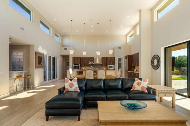 15 Via Montagna, Rancho Mirage CA: https://media.crmls.org/mediaz/ea35b8af-79ab-4114-89ca-6486a18d7229.jpg