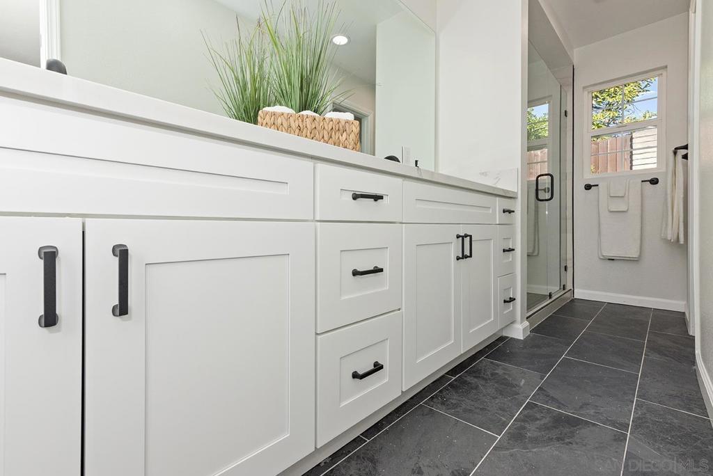 MLS #250043037SD image #28